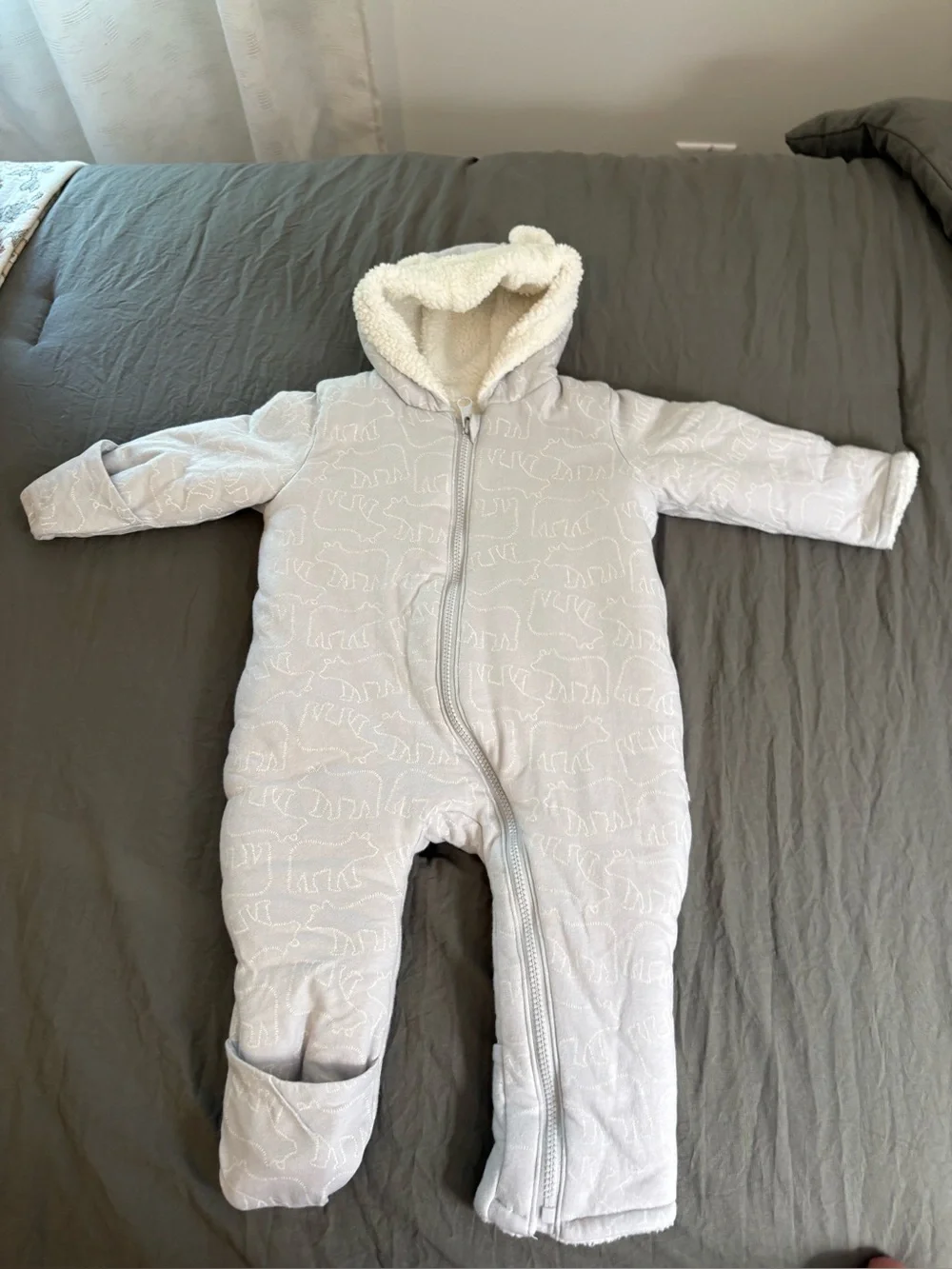 NWOT Baby Gap Sherpa Lined Winter Snowsuit Pram Suit. Size 0-3 months.